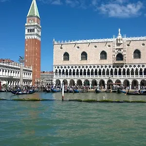 In Back To San Marco Tourist Appartamento Venezia